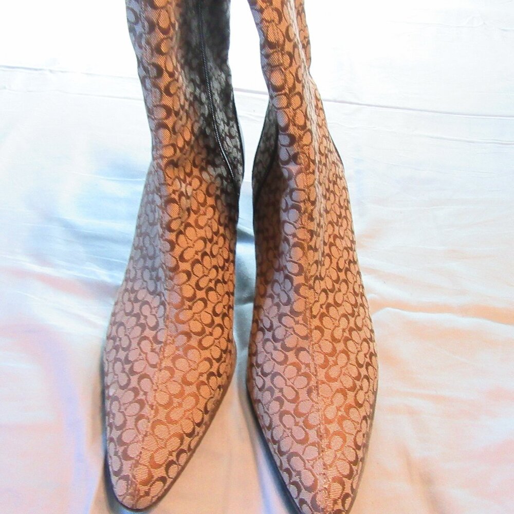 Womens Coach Jeri Mini Logo Side Zip Boots / Heels Sz 7.5 B